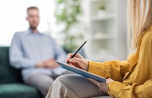 psiquiatra e sociedade psiquiatra brasilia dra renata nayara